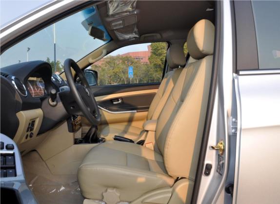 驭胜S350 2012款 2.4T 两驱豪华型7座 车厢座椅   前排空间