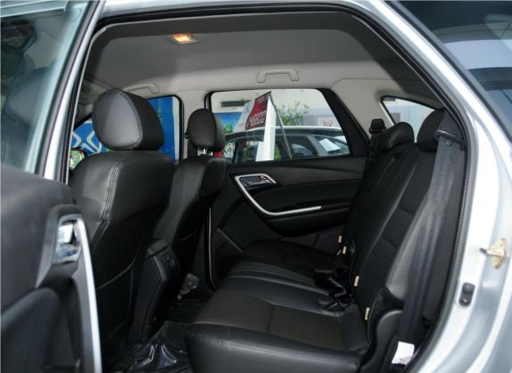 驭胜S350 2013款 2.4T 手动两驱柴油豪华版5座 车厢座椅   后排空间