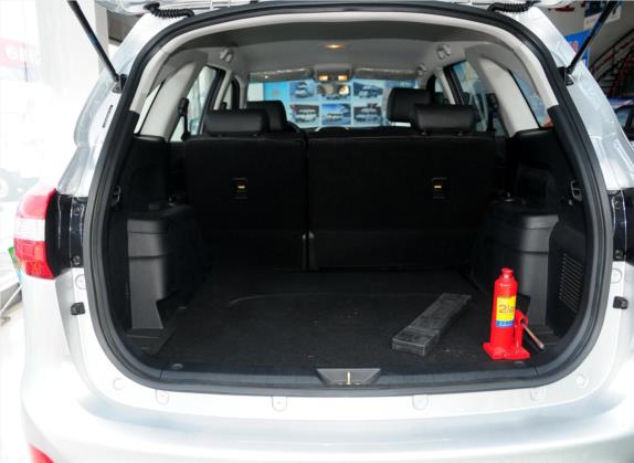 驭胜S350 2013款 2.4T 手动两驱柴油豪华版5座 车厢座椅   后备厢