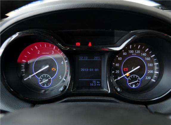 驭胜S350 2013款 2.4T 手动两驱柴油豪华版5座 中控类   仪表盘