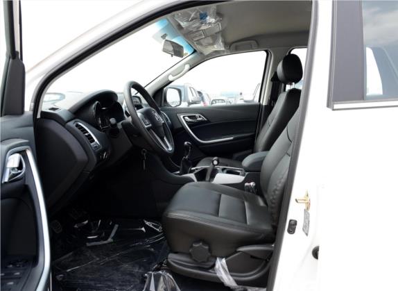驭胜S350 2013款 2.4T 手动四驱柴油豪华版5座 车厢座椅   前排空间