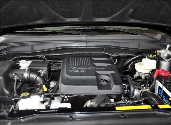 驭胜S350 2013款 2.4T 自动两驱柴油豪华版5座 其他细节类   发动机舱