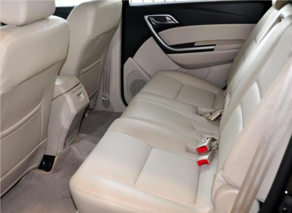 驭胜S350 2013款 2.4T 自动两驱柴油豪华版5座 车厢座椅   后排空间