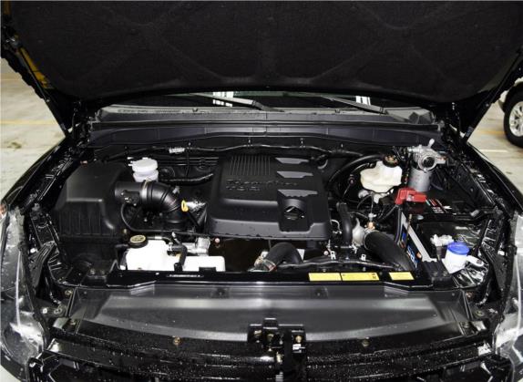 驭胜S350 2013款 2.4T 手动两驱柴油超豪华版7座 其他细节类   发动机舱