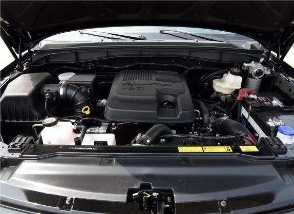 驭胜S350 2013款 2.4T 自动两驱柴油豪华版7座 其他细节类   发动机舱