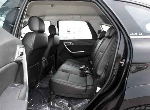 驭胜S350 2013款 2.4T 自动两驱柴油豪华版7座 车厢座椅   后排空间