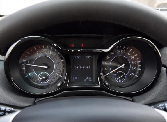 驭胜S350 2013款 2.4T 自动两驱柴油豪华版7座 中控类   仪表盘