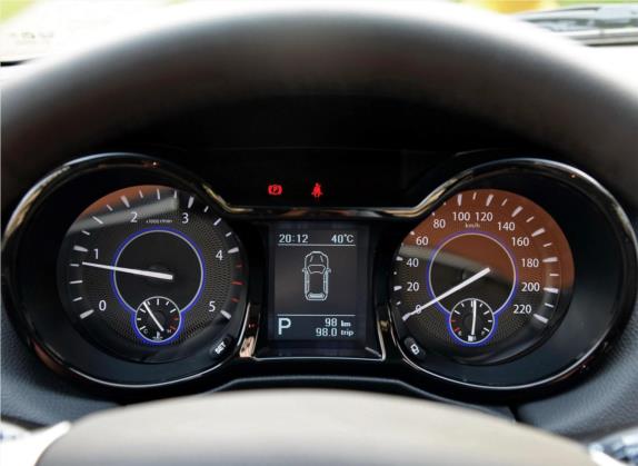驭胜S350 2013款 2.4T 自动两驱柴油超豪华版7座 中控类   仪表盘