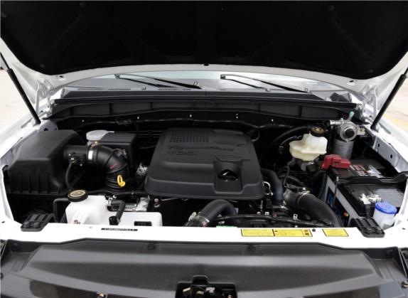 驭胜S350 2014款 2.4T 自动两驱柴油豪华天窗版7座 其他细节类   发动机舱