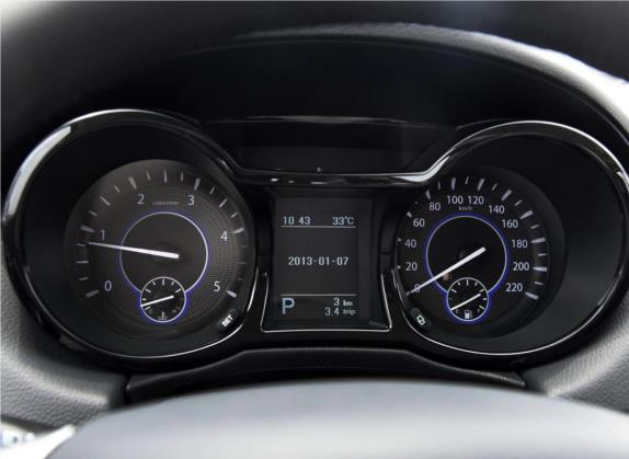 驭胜S350 2014款 2.4T 自动两驱柴油豪华天窗版7座 中控类   仪表盘