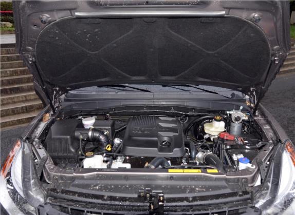 驭胜S350 2014款 2.4T 自动两驱柴油豪华天窗版5座 其他细节类   发动机舱