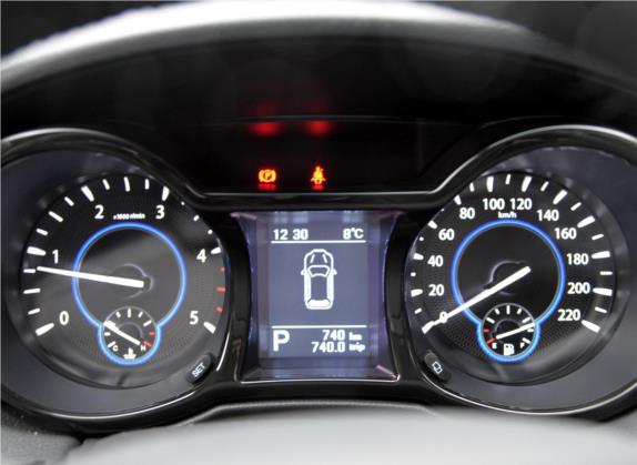 驭胜S350 2014款 2.4T 自动两驱柴油豪华天窗版5座 中控类   仪表盘