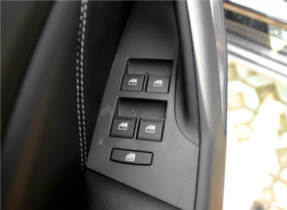 驭胜S350 2016款 2.0T 手动两驱汽油豪华天窗版5座 车厢座椅   门窗控制