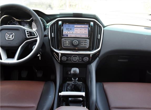 驭胜S350 2016款 2.0T 手动四驱汽油豪华天窗版5座 中控类   中控台