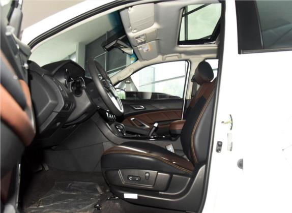 驭胜S350 2016款 2.0T 自动两驱汽油豪华天窗版7座 车厢座椅   前排空间