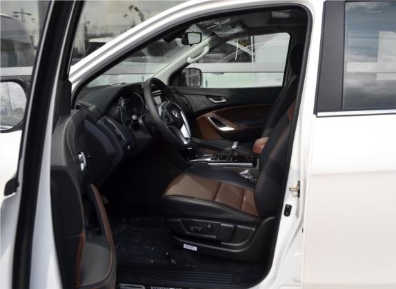 驭胜S350 2016款 2.0T 自动四驱汽油豪华天窗版7座 车厢座椅   前排空间
