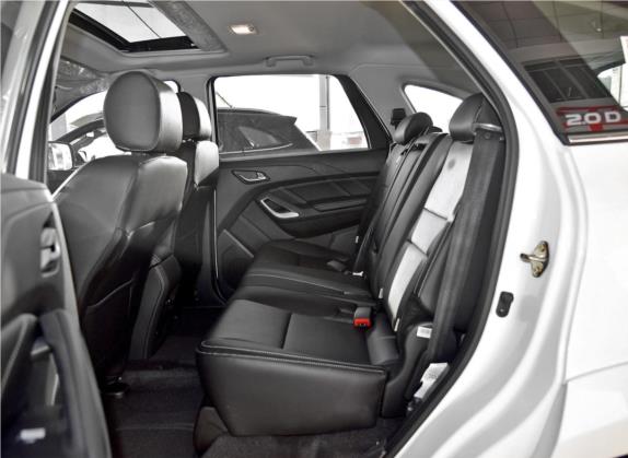 驭胜S350 2017款 2.0T 手动两驱柴油豪华天窗版5座 车厢座椅   后排空间