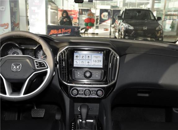 驭胜S350 2017款 2.0T 自动两驱柴油超豪华版5座 中控类   中控台