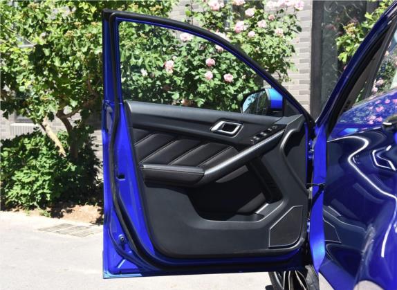 驭胜S330 2016款 1.5L GTDi 自动四驱旗舰版 车厢座椅   前门板