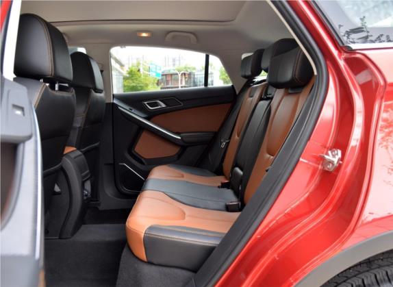 驭胜S330 2016款 1.5L GTDi 自动两驱尊贵版 车厢座椅   后排空间