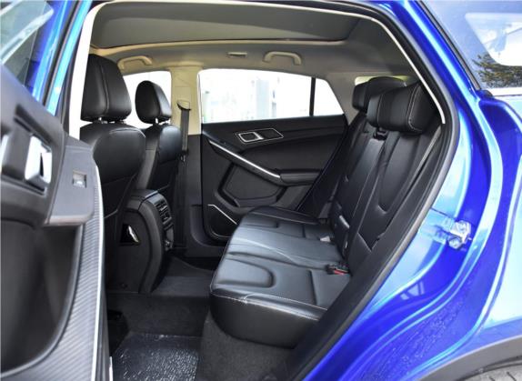 驭胜S330 2016款 1.5L GTDi 自动两驱旗舰版 车厢座椅   后排空间