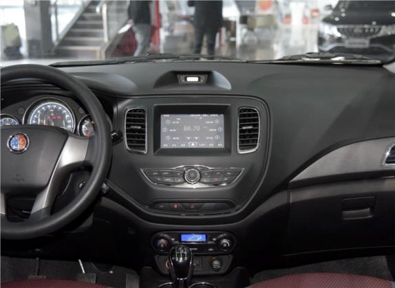 英伦C5 2015款 1.5L 手动三厢精英型 中控类   中控台