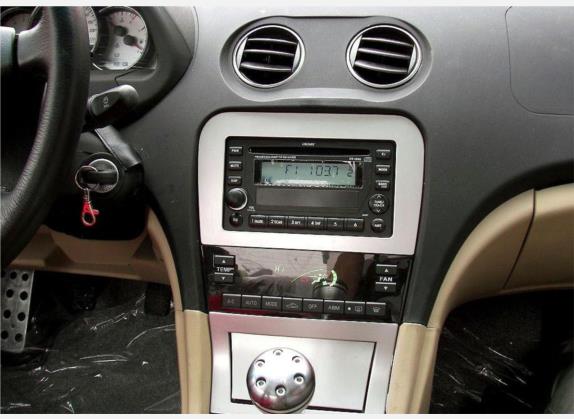 美人豹 2006款 1.8L 手动雳靓 中控类   中控台