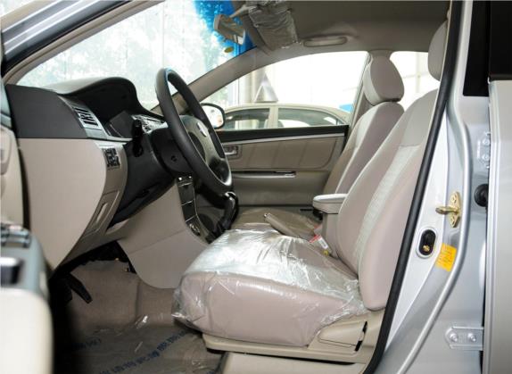 海景 2011款 新锐版 1.5L 手动标准型 车厢座椅   前排空间