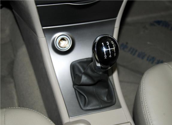 海景 2011款 新锐版 1.8L 手动舒适型 中控类   挡把