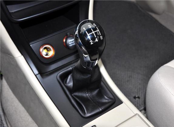 海景 2014款 1.5L 手动超越型 中控类   挡把