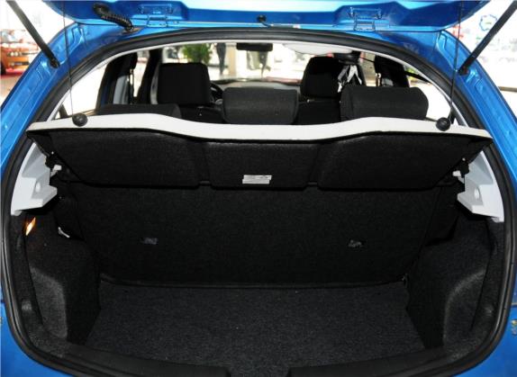 吉利SC5-RV 2011款 1.5L 尚酷版 车厢座椅   后备厢