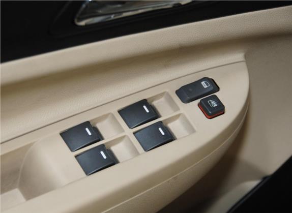 金刚财富 2012款 1.5L 进取型 车厢座椅   门窗控制