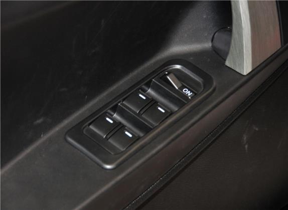 吉利GX2 2011款 1.3L 手动舒适型 车厢座椅   门窗控制