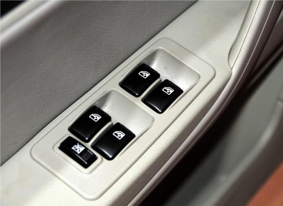 吉利SC3 2012款 1.3L 标准型 车厢座椅   门窗控制