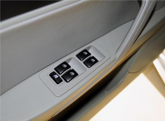 吉利SC3 2012款 1.3L 豪华型 车厢座椅   门窗控制