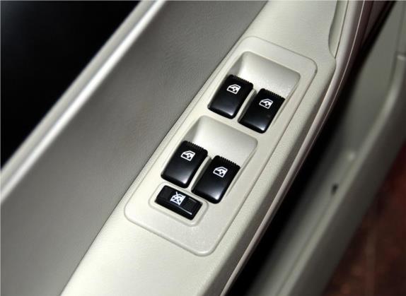 吉利SC3 2014款 1.3L 尊贵型 车厢座椅   门窗控制