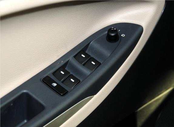吉利SX7 2013款 1.8L 手动进取型 车厢座椅   门窗控制