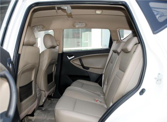 吉利SX7 2013款 2.0L 手动精英型 车厢座椅   后排空间
