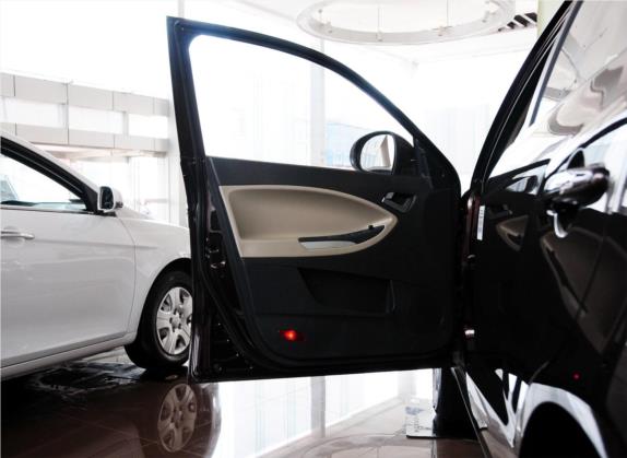 吉利SX7 2013款 2.0L 手动尊贵型 车厢座椅   前门板