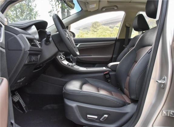 帝豪GS 2016款 运动版 1.3T 自动臻尚型 车厢座椅   前排空间