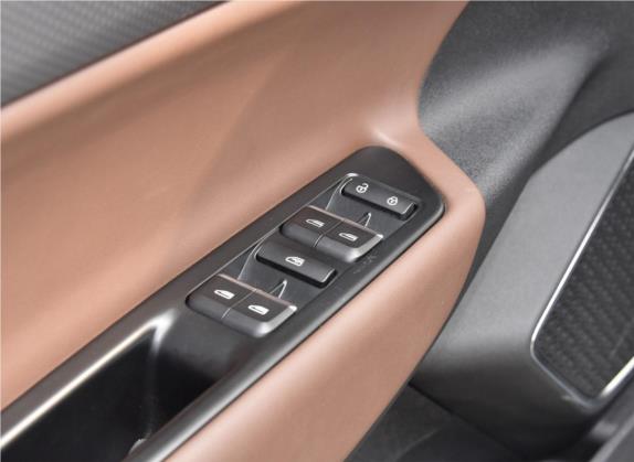帝豪GS 2016款 运动版 1.3T 自动臻尚型 车厢座椅   门窗控制