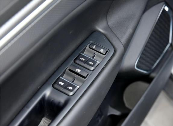 帝豪GS 2016款 优雅版 1.8L 自动领尚型 车厢座椅   门窗控制