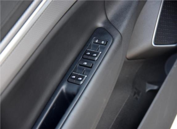 帝豪GS 2016款 优雅版 1.3T 自动领尚型 车厢座椅   门窗控制