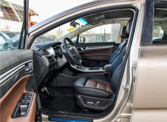 帝豪GS 2017款 运动版 1.3T 自动智联型 车厢座椅   前排空间