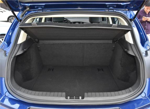 帝豪GS 2018款 领潮版 1.4T 自动领尚智联型 车厢座椅   后备厢
