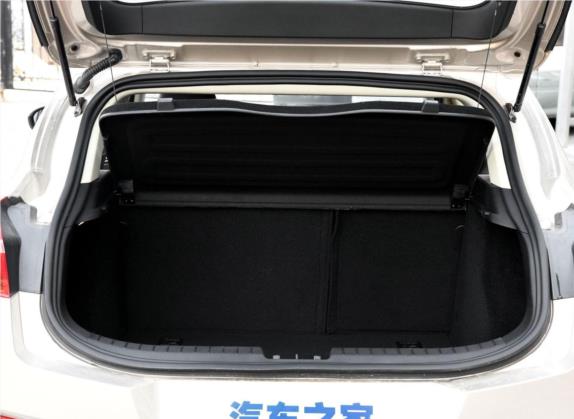 帝豪GS 2018款 优雅版 1.8L 手动领尚型 车厢座椅   后备厢