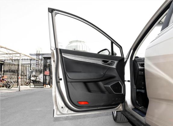 帝豪GS 2018款 优雅版 1.8L 手动领尚型 车厢座椅   前门板