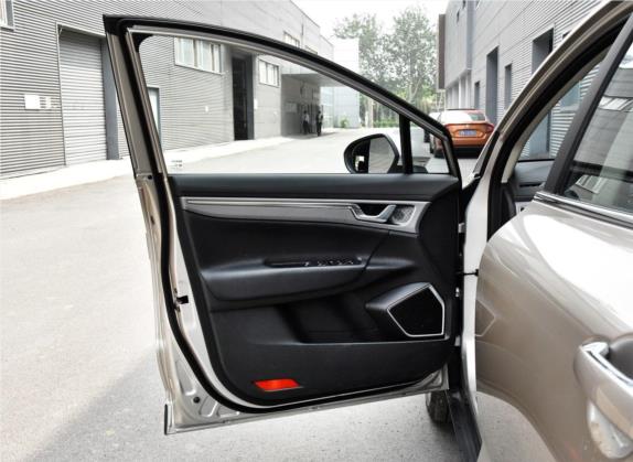 帝豪GS 2018款 运动版 1.8L 自动领尚型 车厢座椅   前门板