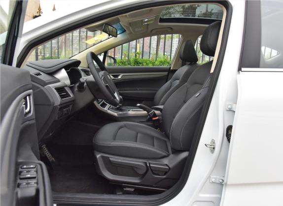 帝豪GS 2018款 运动版 1.4T 手动领尚型 车厢座椅   前排空间