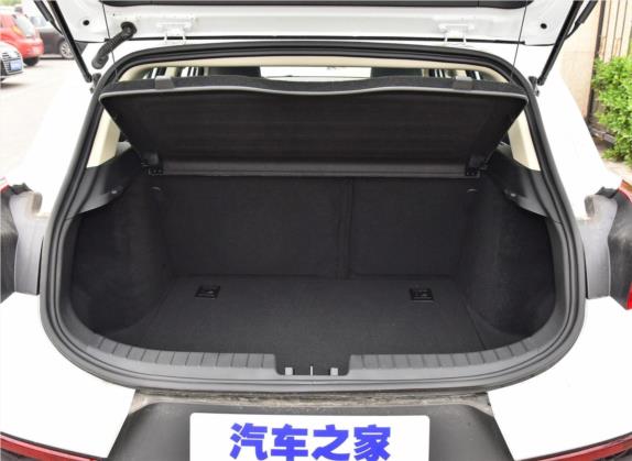 帝豪GS 2018款 运动版 1.4T 手动领尚型 车厢座椅   后备厢